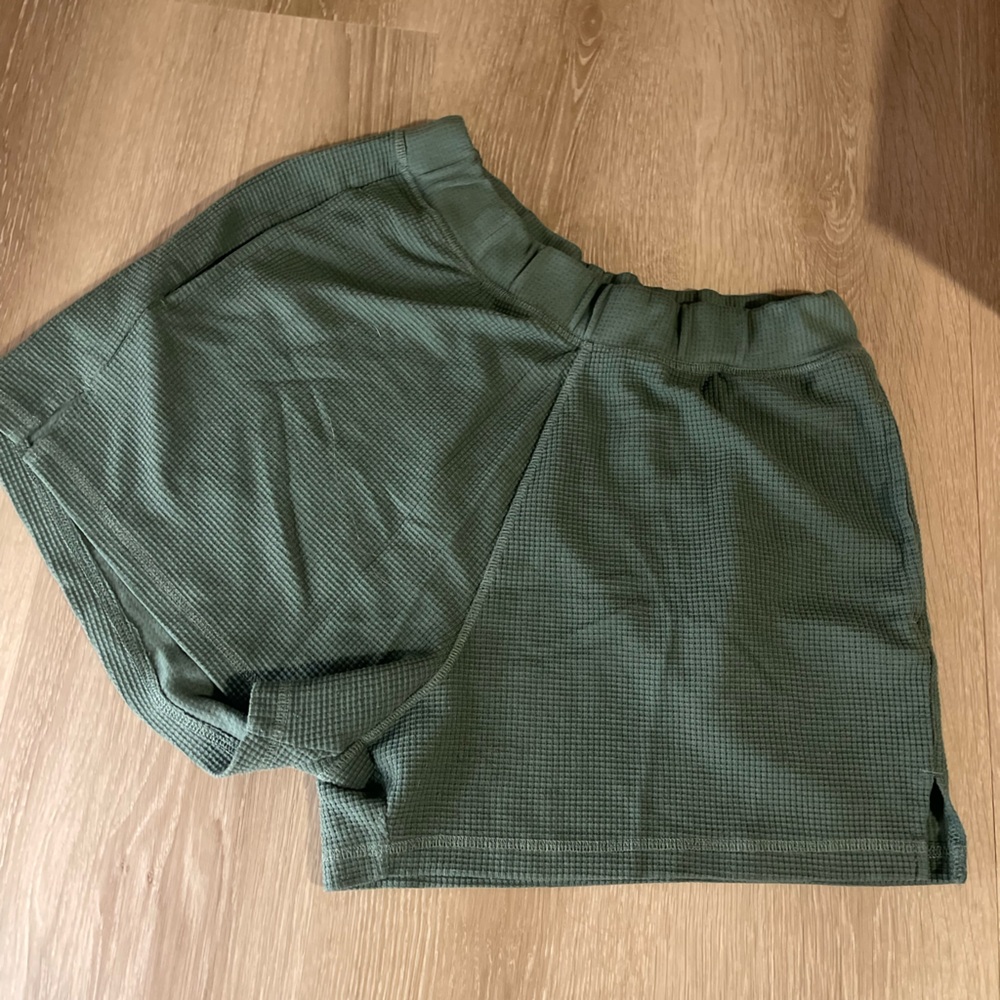 Gym shark waffle shorts